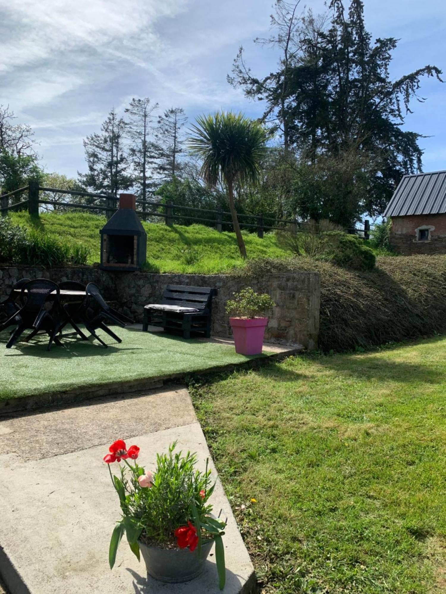 Gite de la Huberderie Quettehou Exterior foto